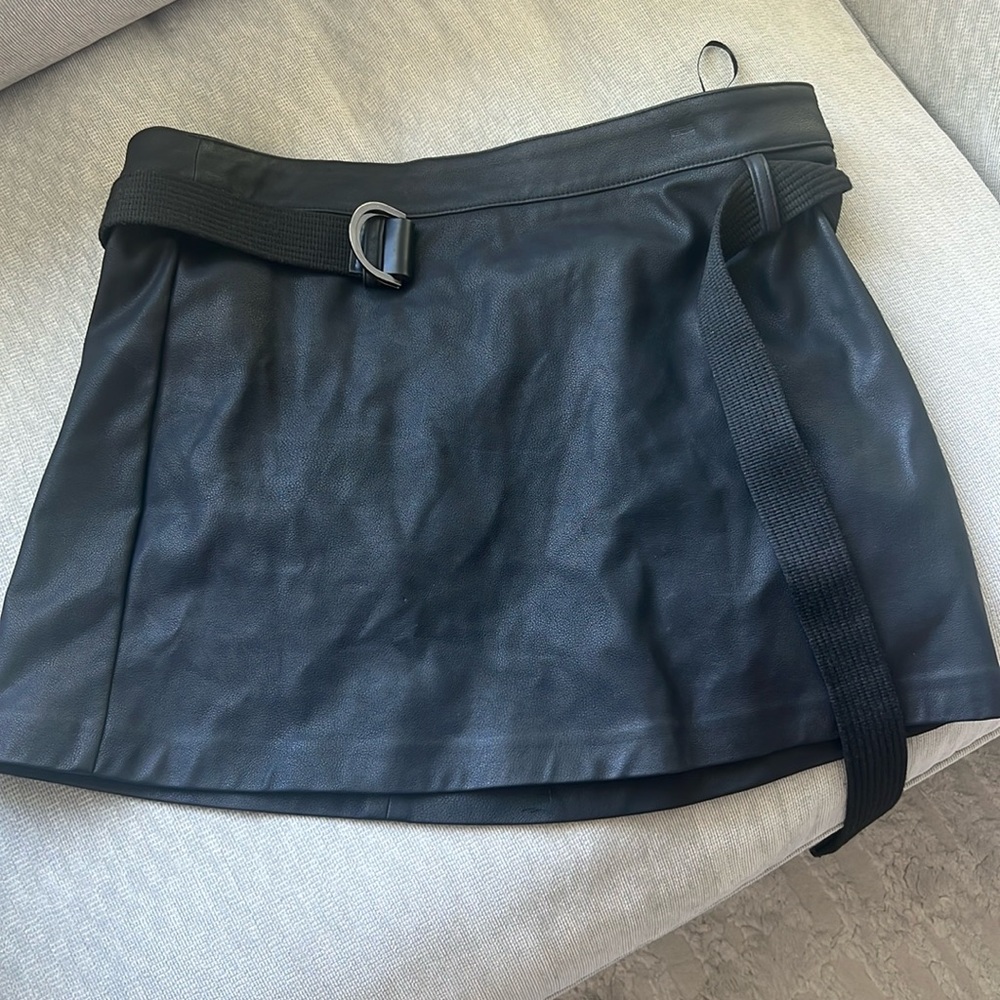 Black Zara leather skirt. worn once!